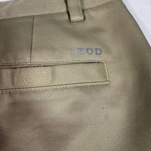 Izod Golf Mens Swingflex Cargo Shorts Khaki Size 38 Comfy Flexible Mesh Pockets - Picture 12 of 16